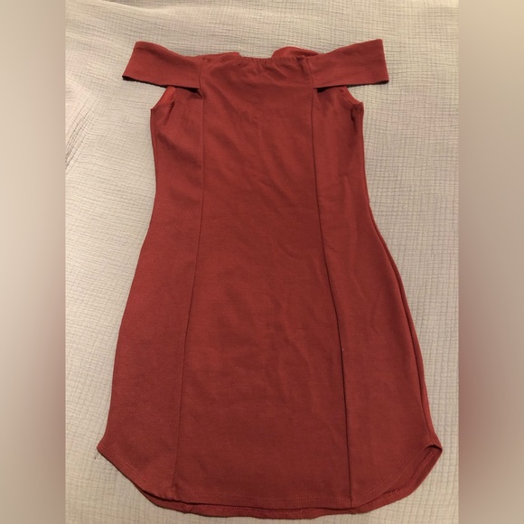 Burgundy Off-The-Shoulder Mini Dress - Picture 4 of 4